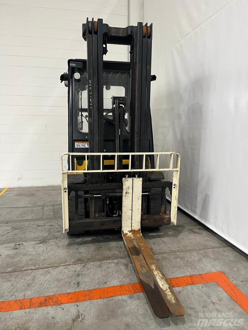 Yale GDP35VX Dieseltrukit