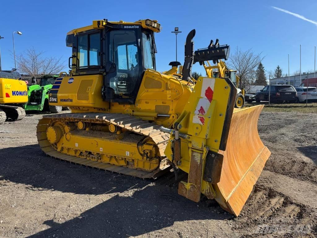 Komatsu D51PX-24E0 Telaketjupuskutraktorit