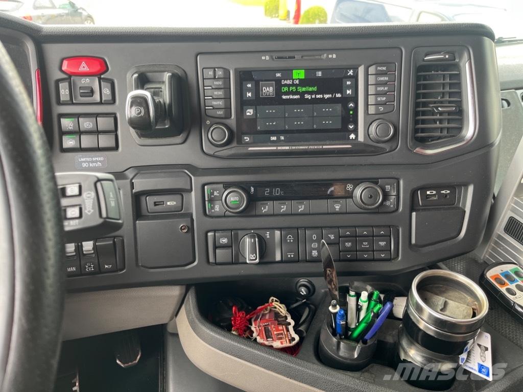 Scania S 580 V8 Vetopöytäautot