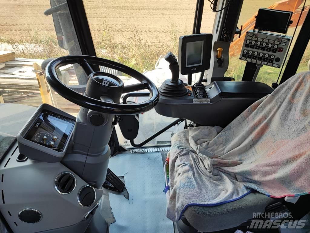 JCB Fastrac 4220 Traktorit