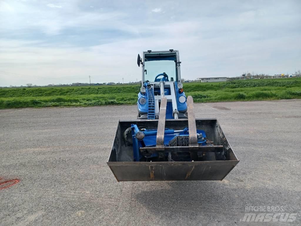 Multione SL840 4WD Liukuohjatut kuormaajat