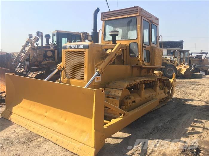 CAT D 6 D Telaketjupuskutraktorit