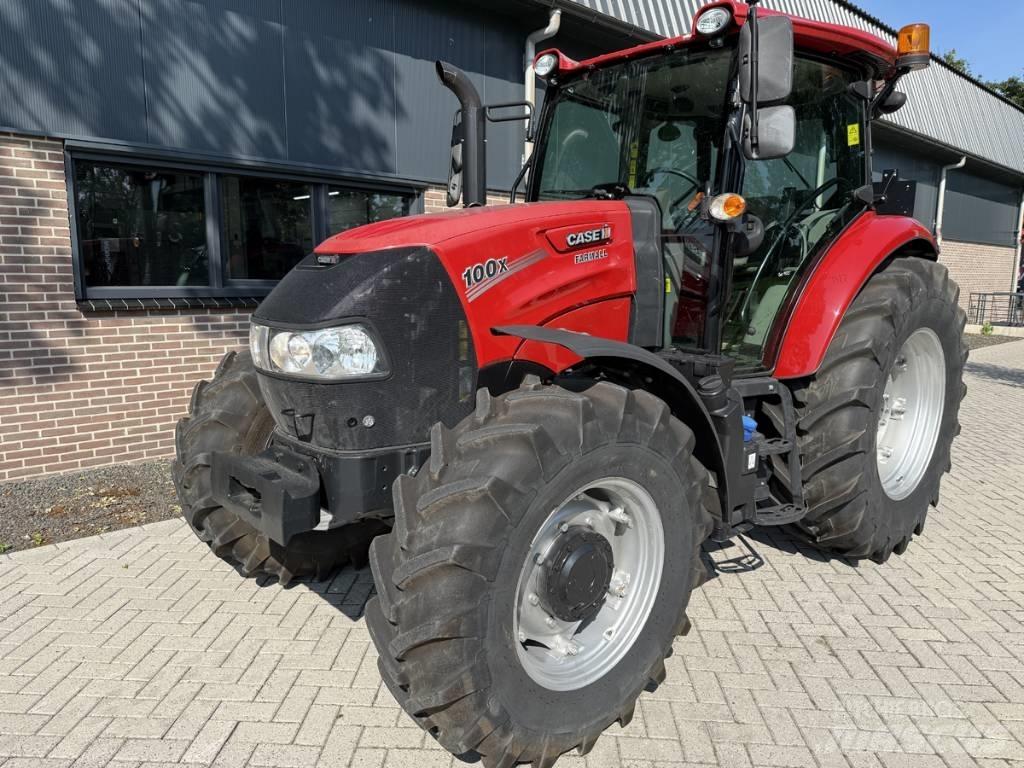 CASE Farmall 100X Traktorit