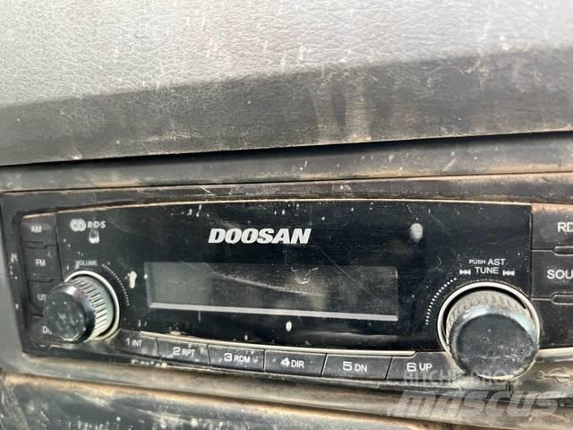 Doosan DX 140 LC Telakaivukoneet