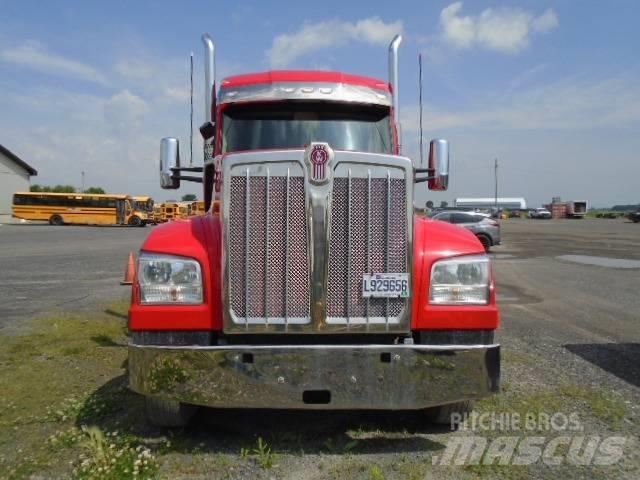 Kenworth W 990 Vetopöytäautot