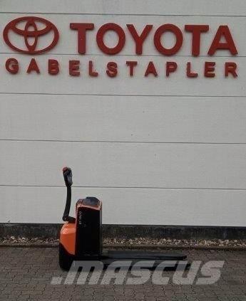 Toyota LWE 200 Käyden ajettavat pinoamistrukit