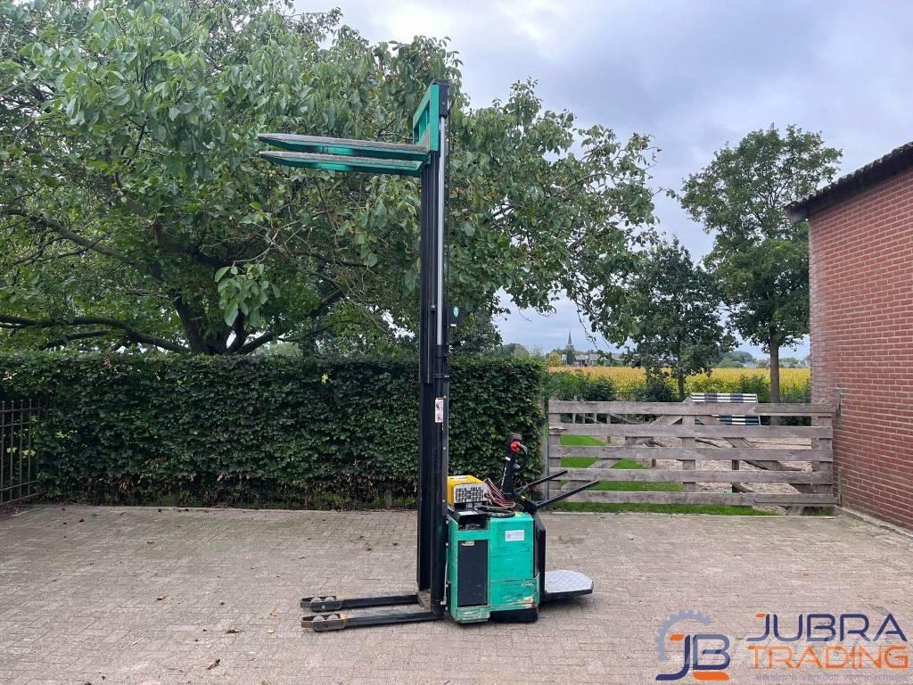 Mitsubishi SB12V Lavansiirtotrukit ajotasolla