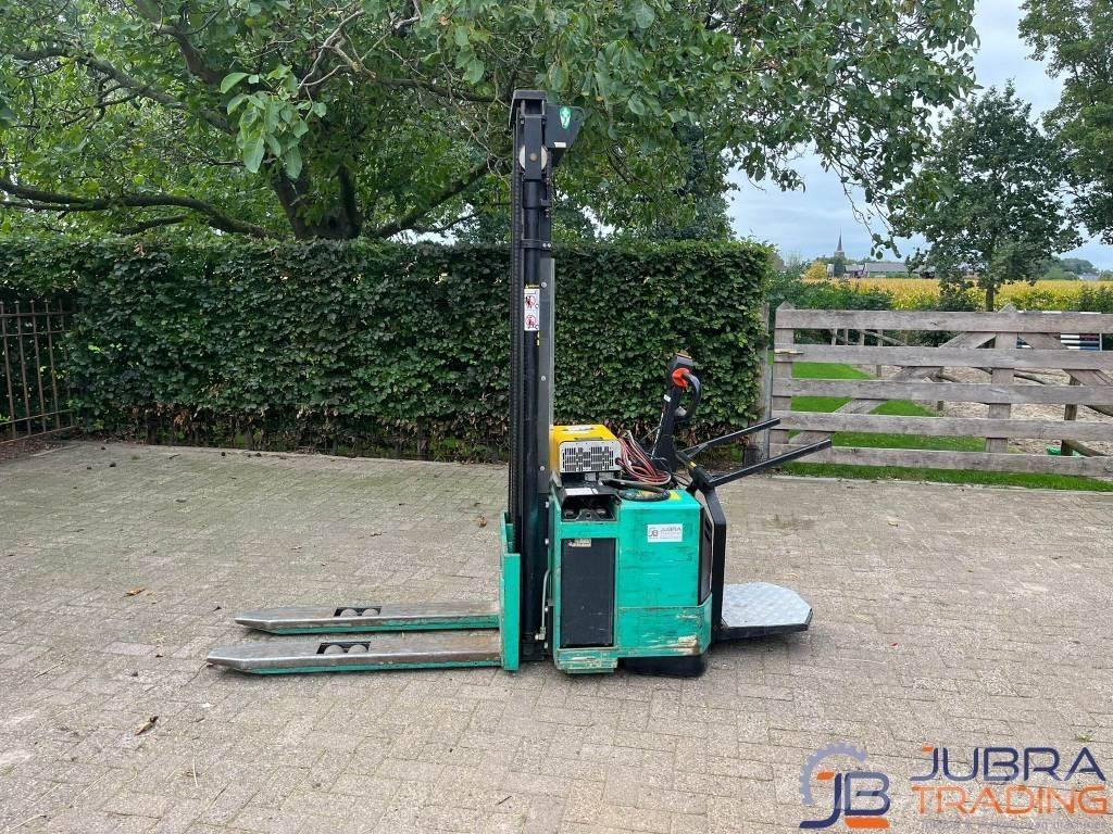 Mitsubishi SB12V Lavansiirtotrukit ajotasolla
