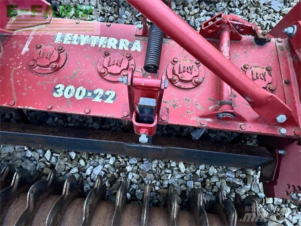 Lely terra 300-22 Kiekkomultaimet ja lautasäkeet