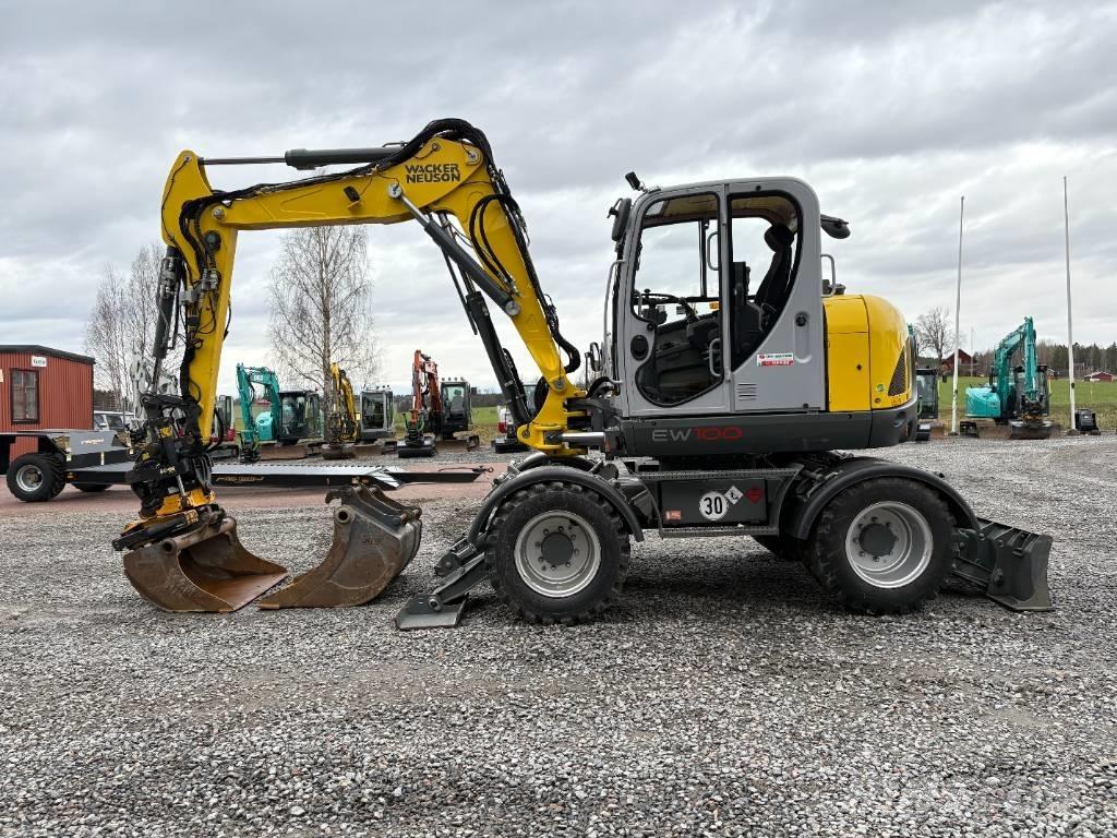 Wacker Neuson EW100 Pyöräkaivukoneet