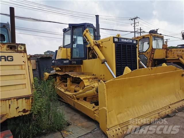Komatsu D85-21 Telaketjupuskutraktorit