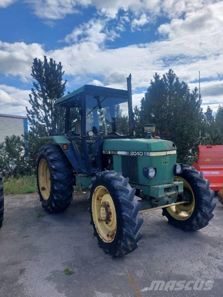 John Deere 2040 Traktorit