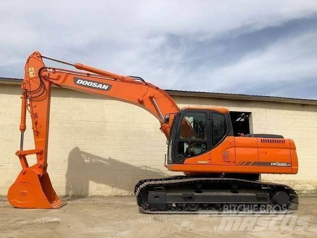 Doosan DX 225 Telakaivukoneet