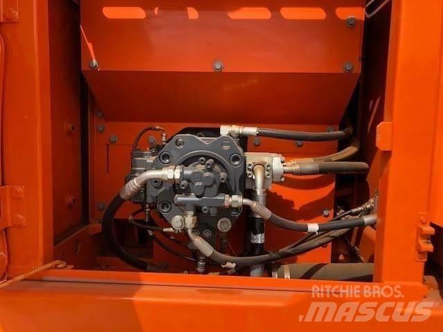 Doosan DX 225 Telakaivukoneet