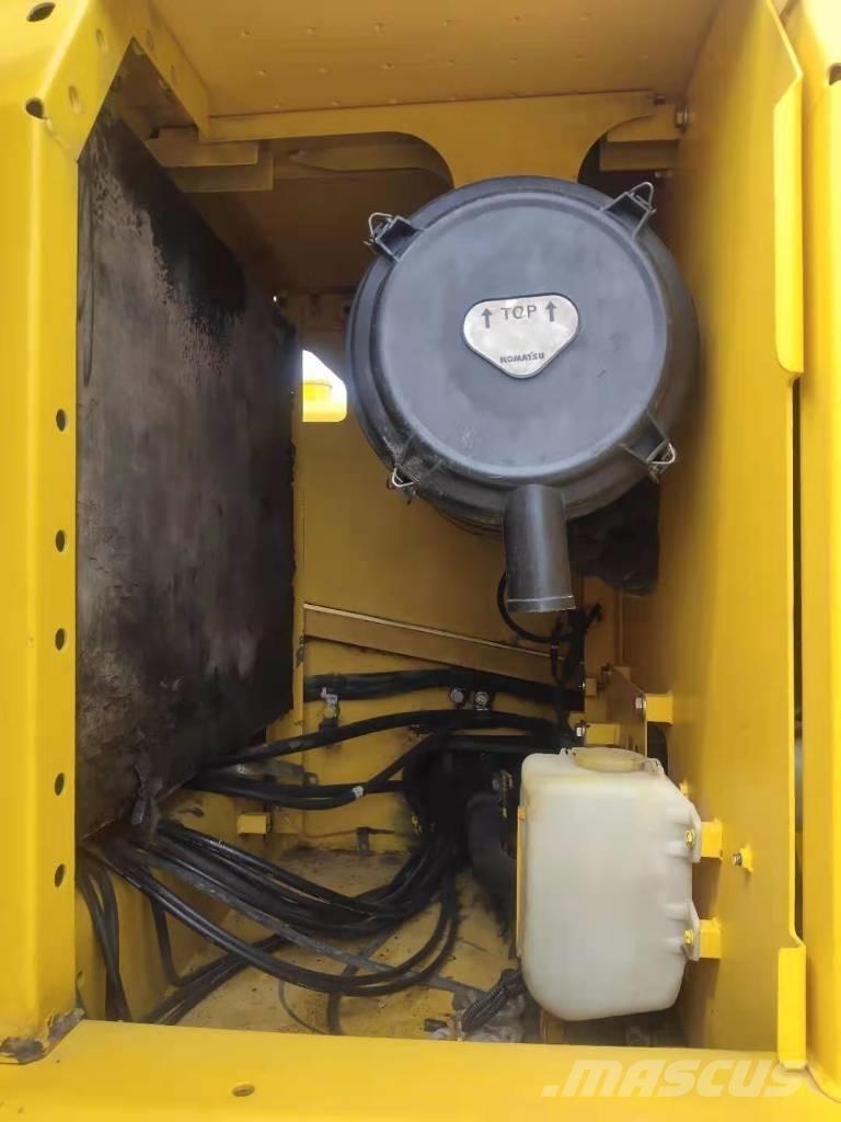 Komatsu 220-8 Telakaivukoneet