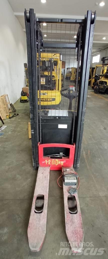 Hyster S 1.2 Käsikäyttöiset pinoamisvaunut