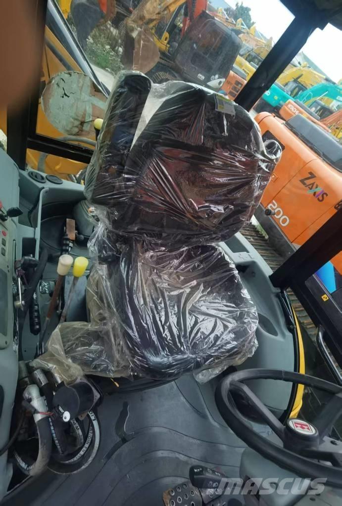 JCB 4 CX Kaivurikuormaajat