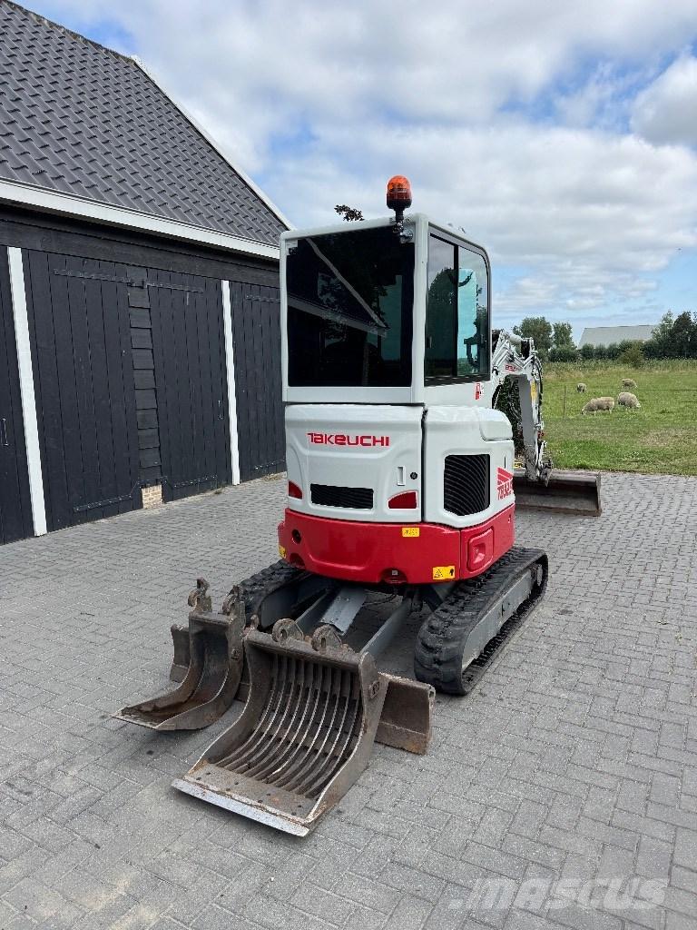 Takeuchi TB 325 R Minikaivukoneet < 7t