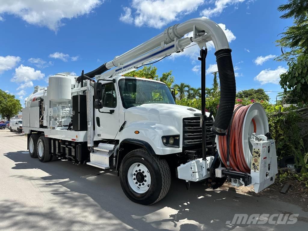 Freightliner 114 SD Paine-/imuautot
