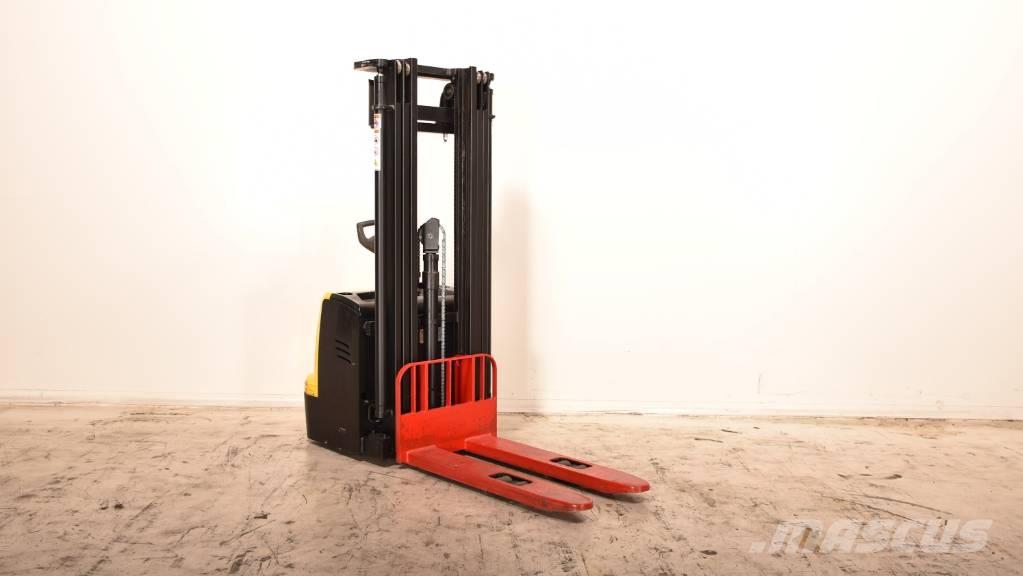 Hyster S1.5UT-24 Käyden ajettavat pinoamistrukit