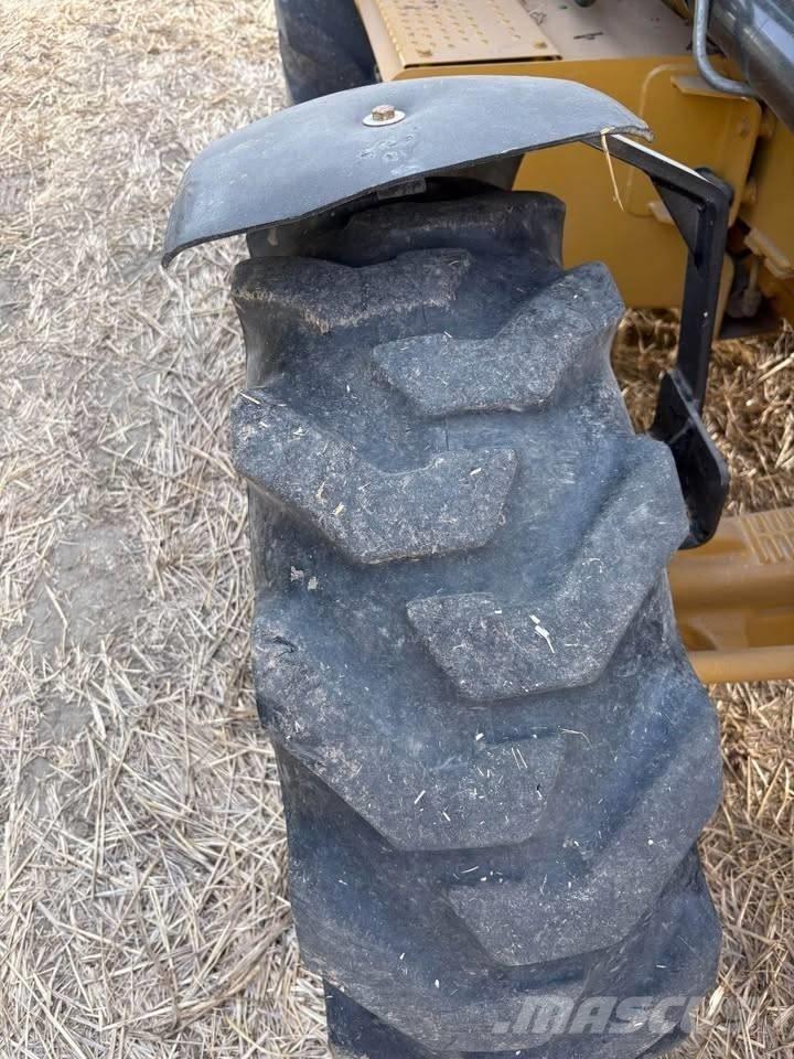 CAT 430 E Kaivurikuormaajat