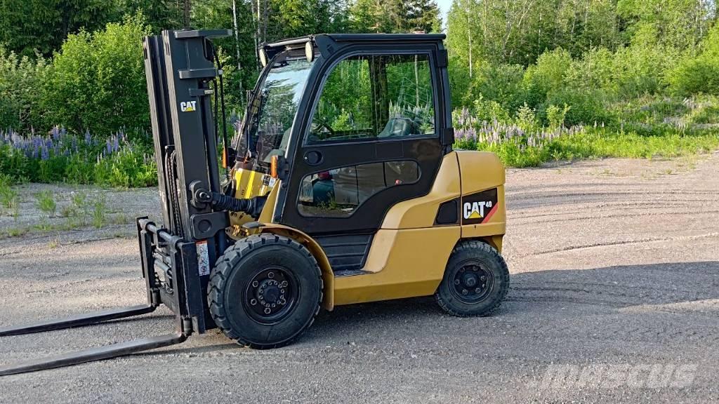 CAT DP 40 N Dieseltrukit