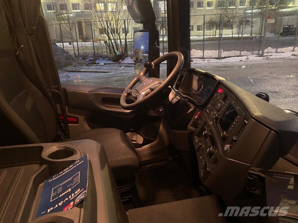 Scania LB Umpikorikuorma-autot