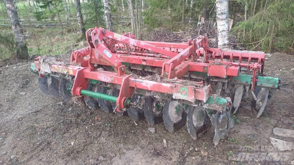 Unia Ares 3 TXL Kiekkomultaimet ja lautasäkeet