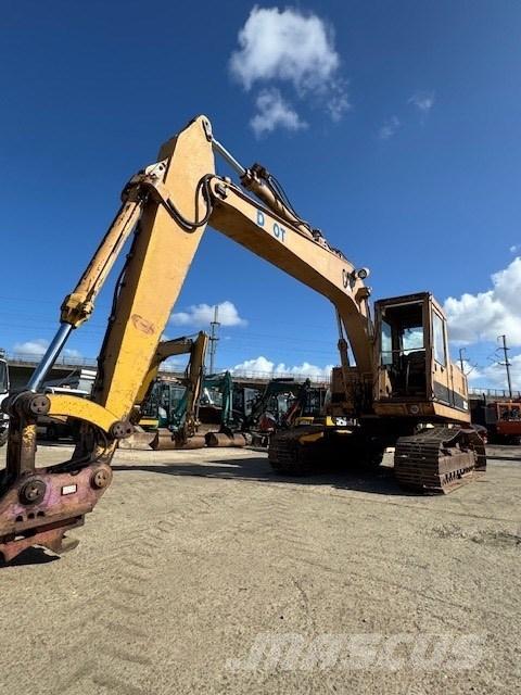 CAT 215 C LC Telakaivukoneet