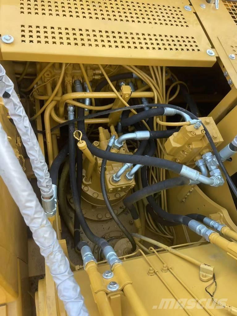 CAT 320 B Telakaivukoneet