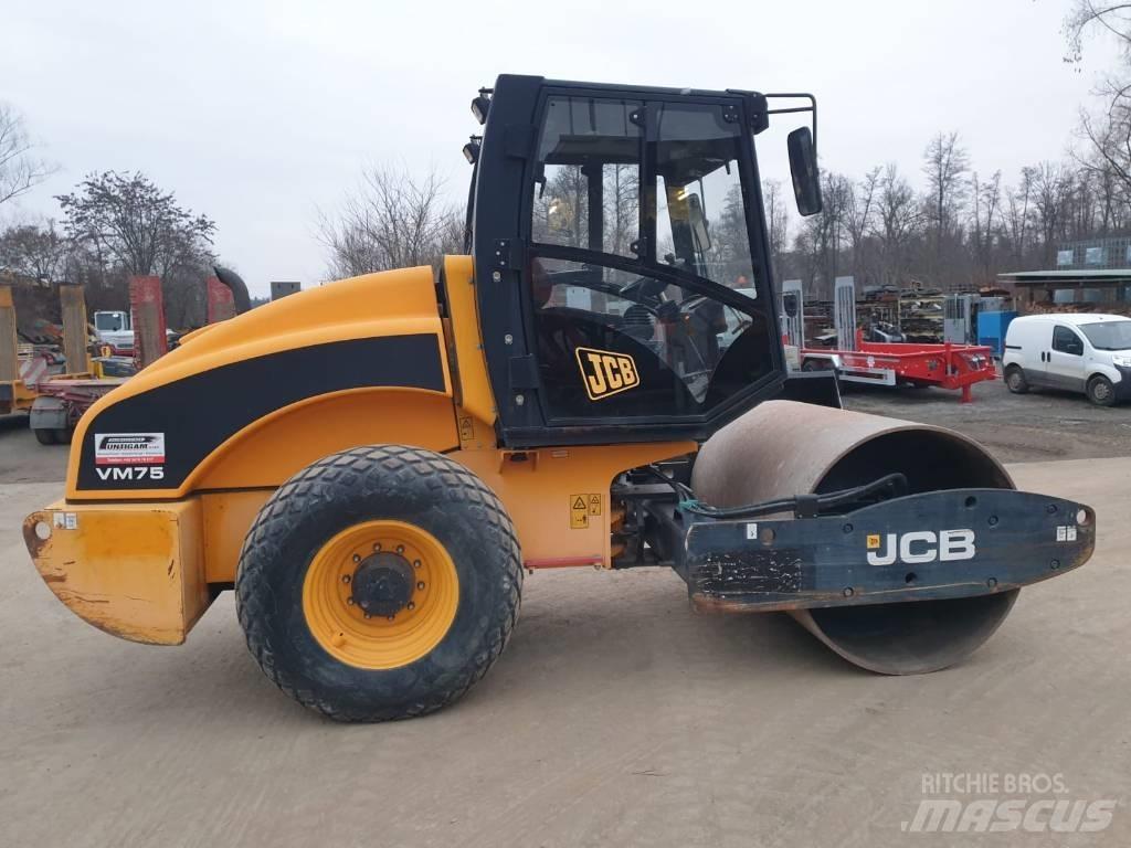 JCB VM 75 D Yksivalssijyrät