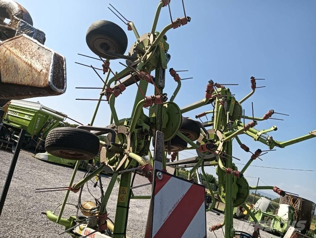 CLAAS Volto 900 T Pöyhimet ja haravat