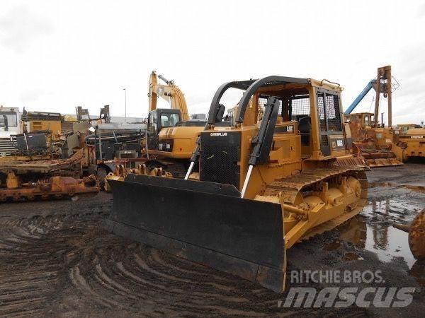 CAT D6G Telaketjupuskutraktorit