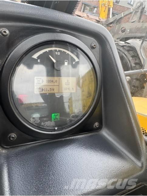 CAT TH 414 Kurottajat