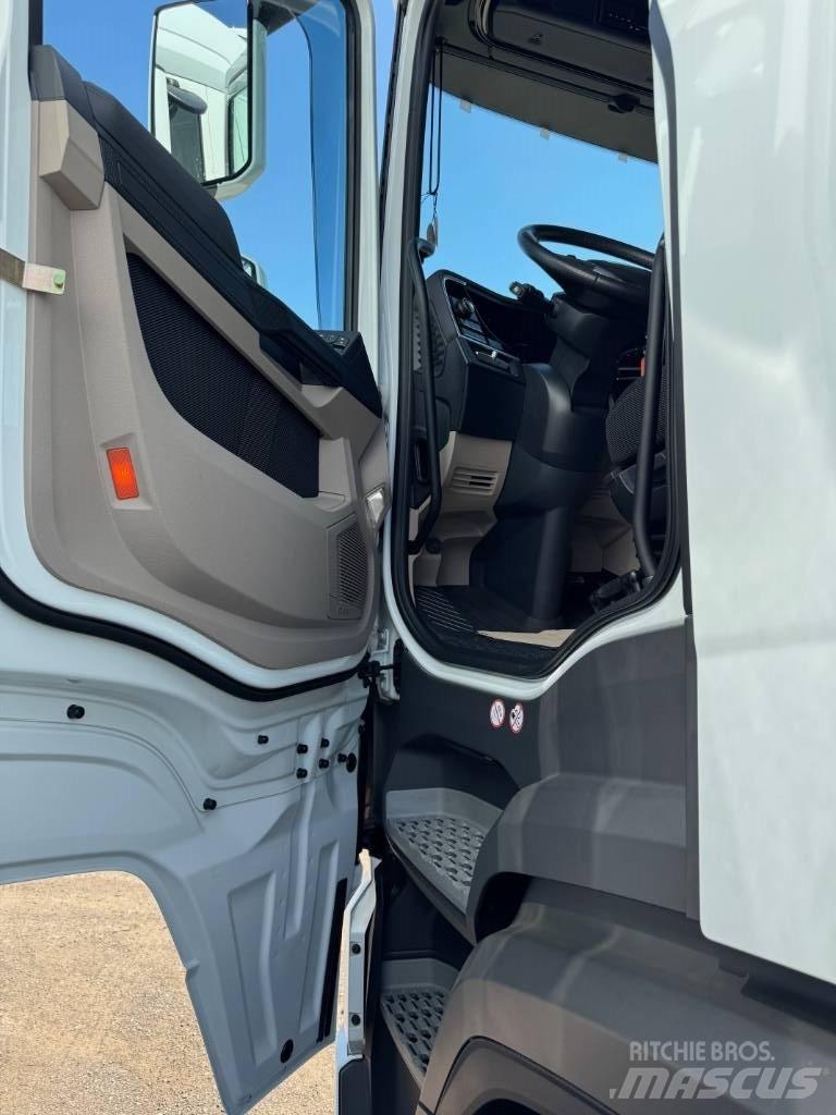 DAF XG 480 Vetopöytäautot