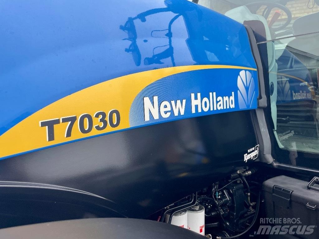 New Holland T 7030 Traktorit