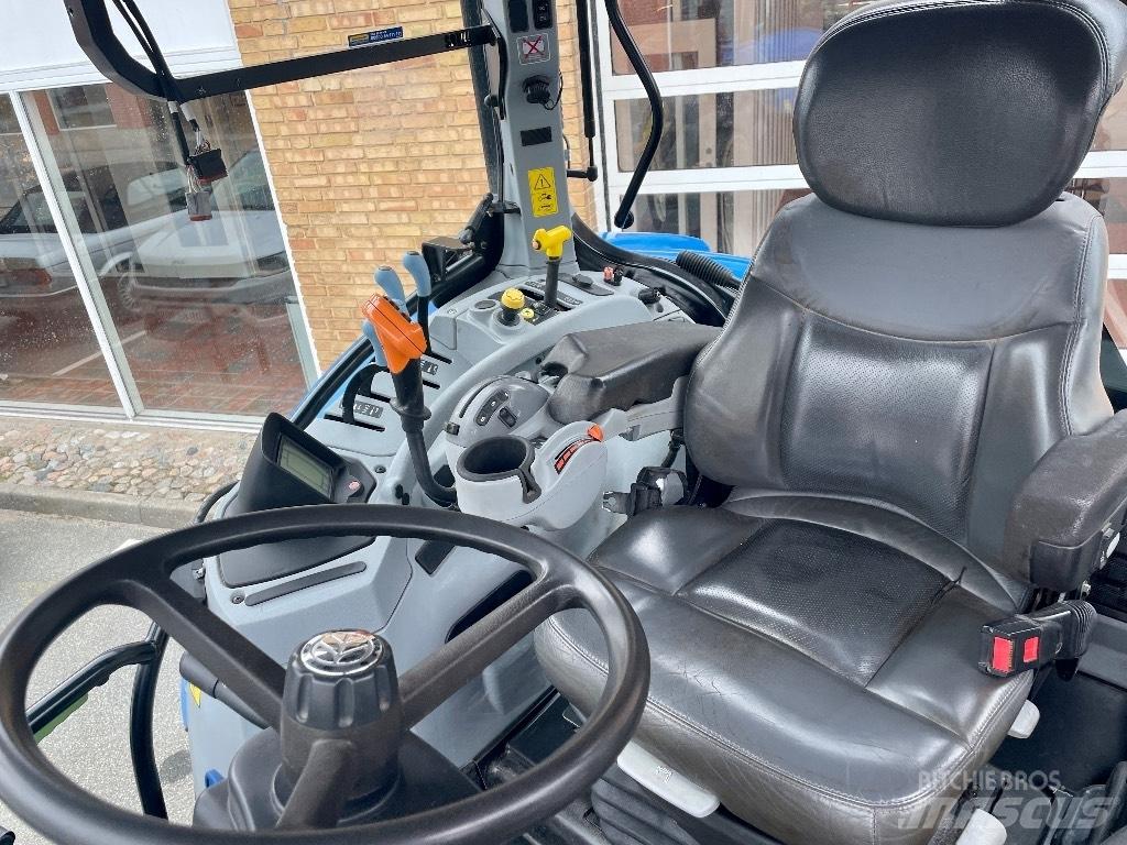 New Holland T 7030 Traktorit