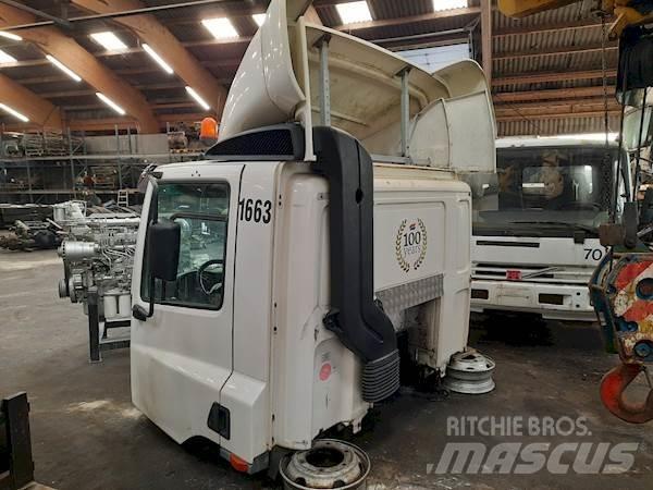 DAF CF75 DAYCAB Ohjaamot ja sisustat