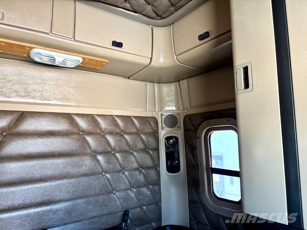 Freightliner SD 122 Vetopöytäautot