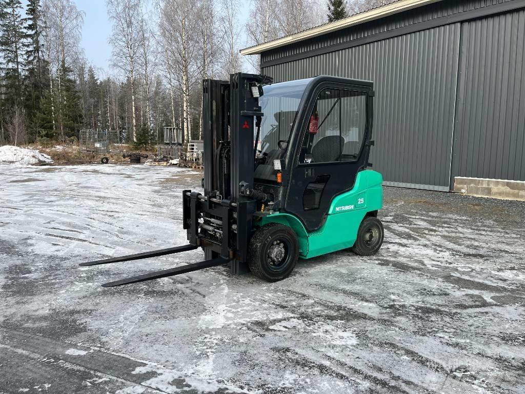 Mitsubishi FD25NT Dieseltrukit