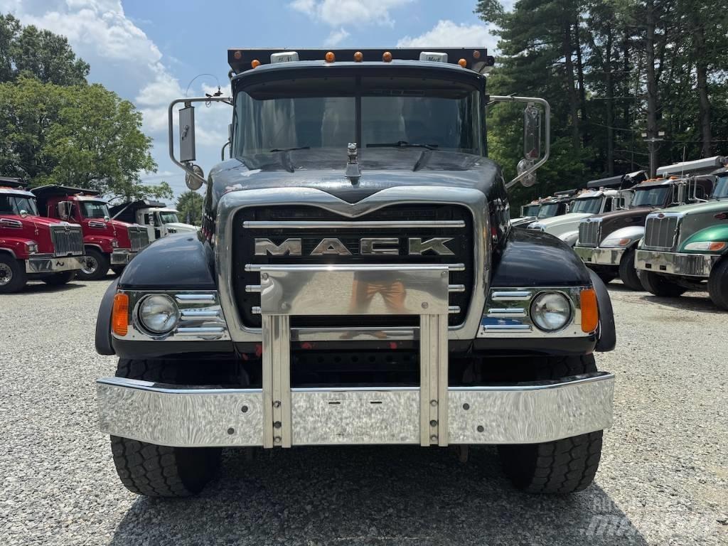 Mack Granite CV 713 Sora- ja kippiautot