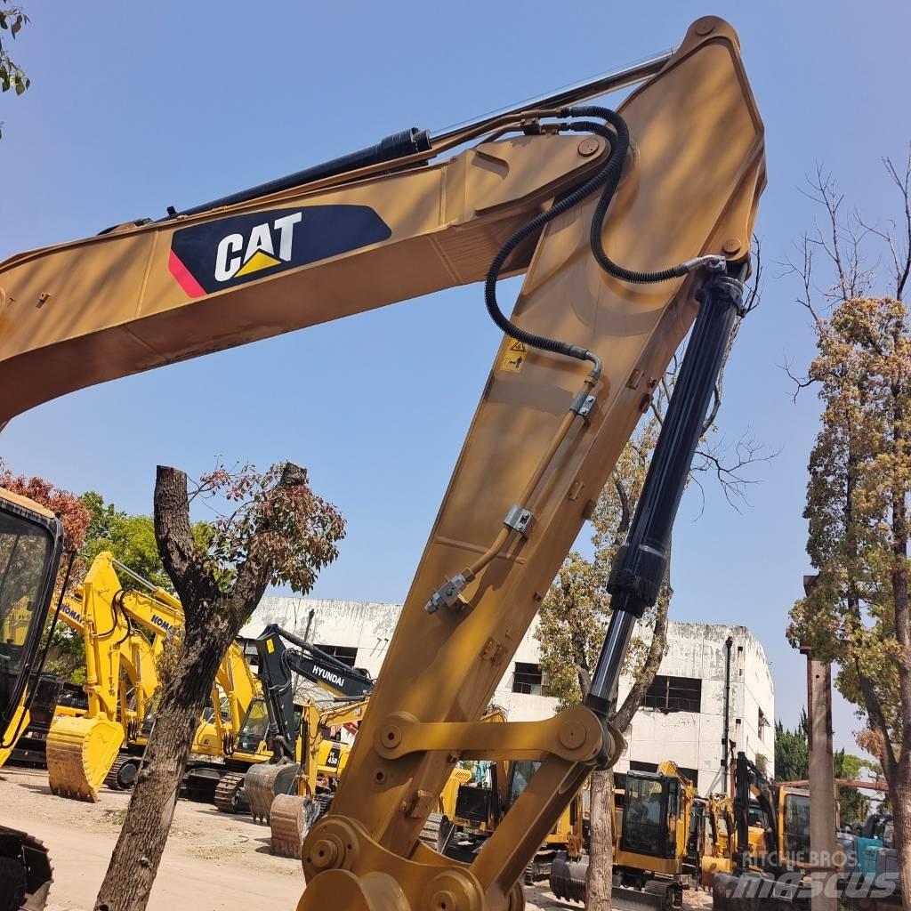 CAT 320 D Telakaivukoneet