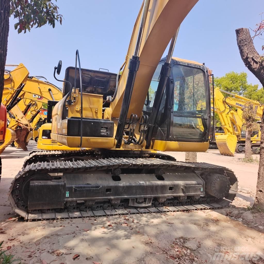 CAT 320 D Telakaivukoneet