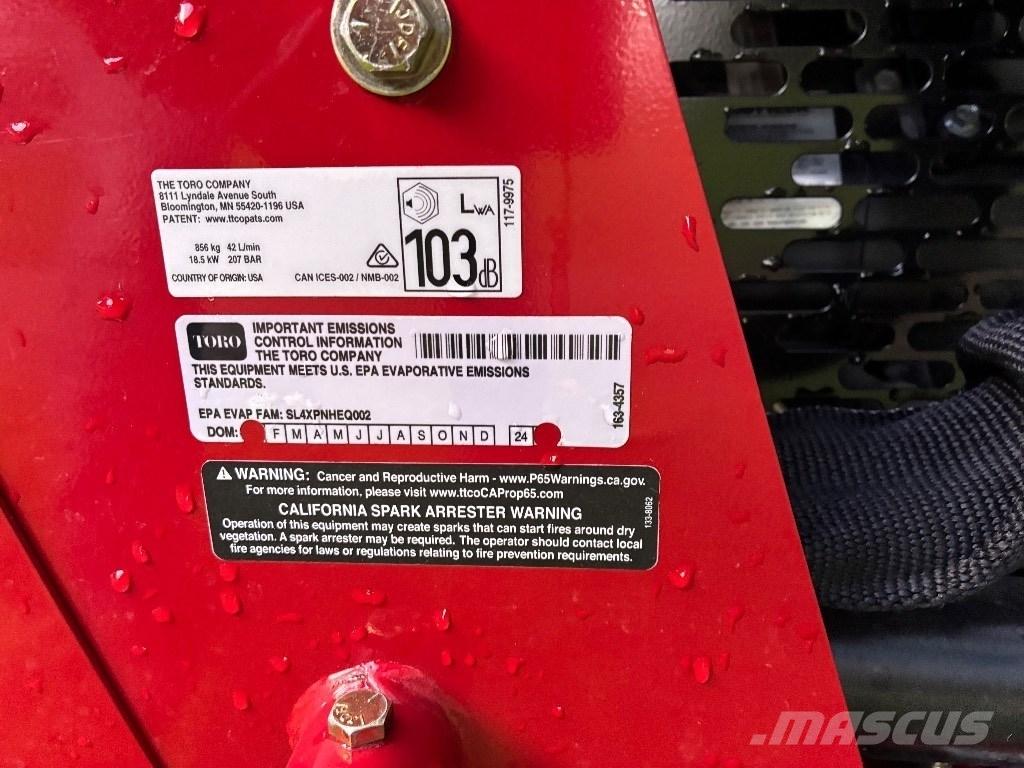 Toro TX427 Liukuohjatut kuormaajat