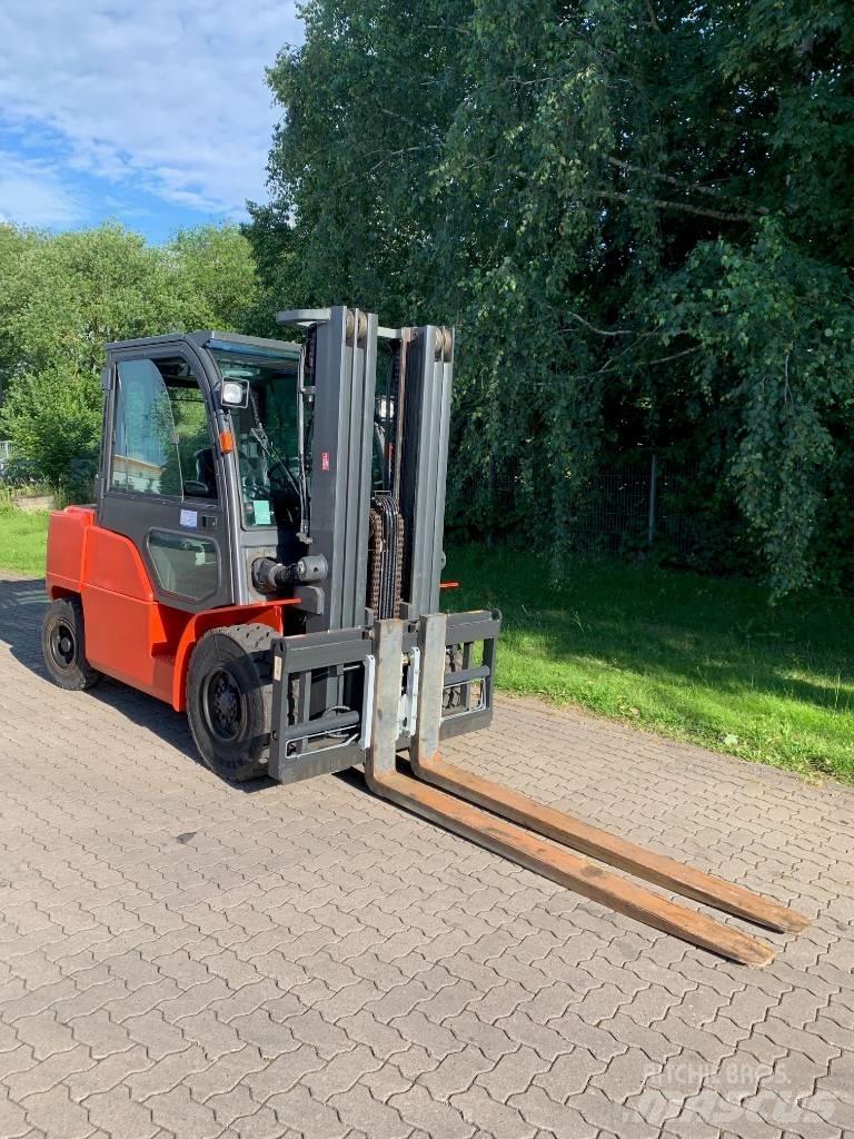 Nissan WG1F4F50Y Dieseltrukit