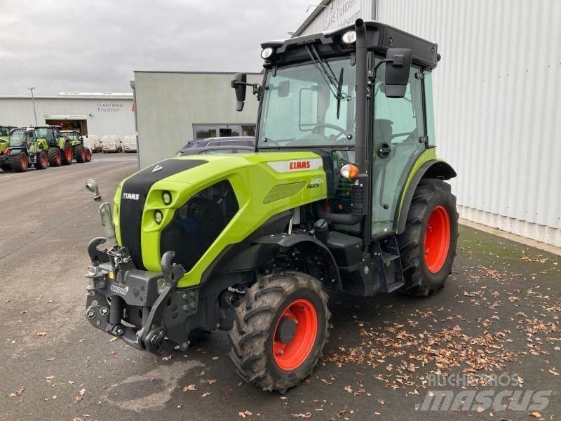CLAAS NEXOS 240 M Traktorit