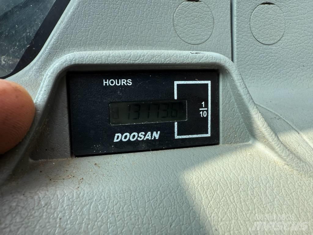 Doosan DX 255 LC-5 Telakaivukoneet