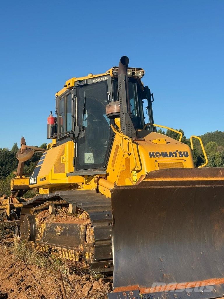 Komatsu D 61 EX-23 Telaketjupuskutraktorit
