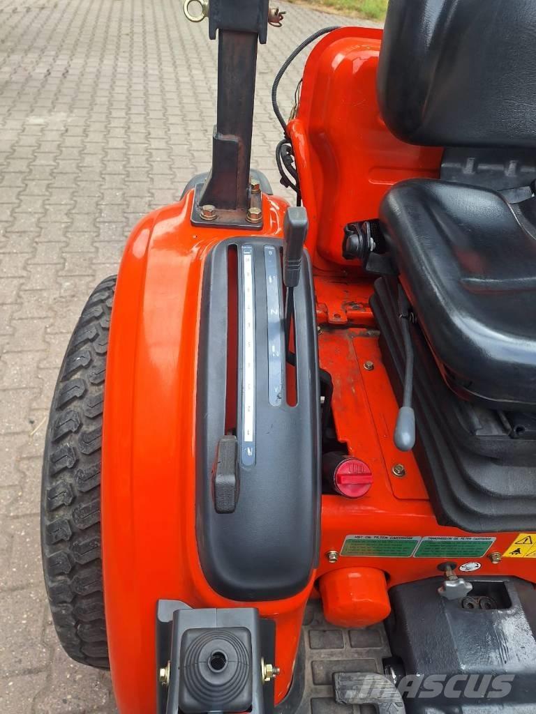 Kioti CK2810 HST Traktorit