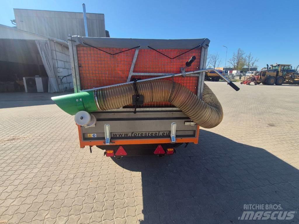 Foresteel F2200 Taajamatraktorien varusteet